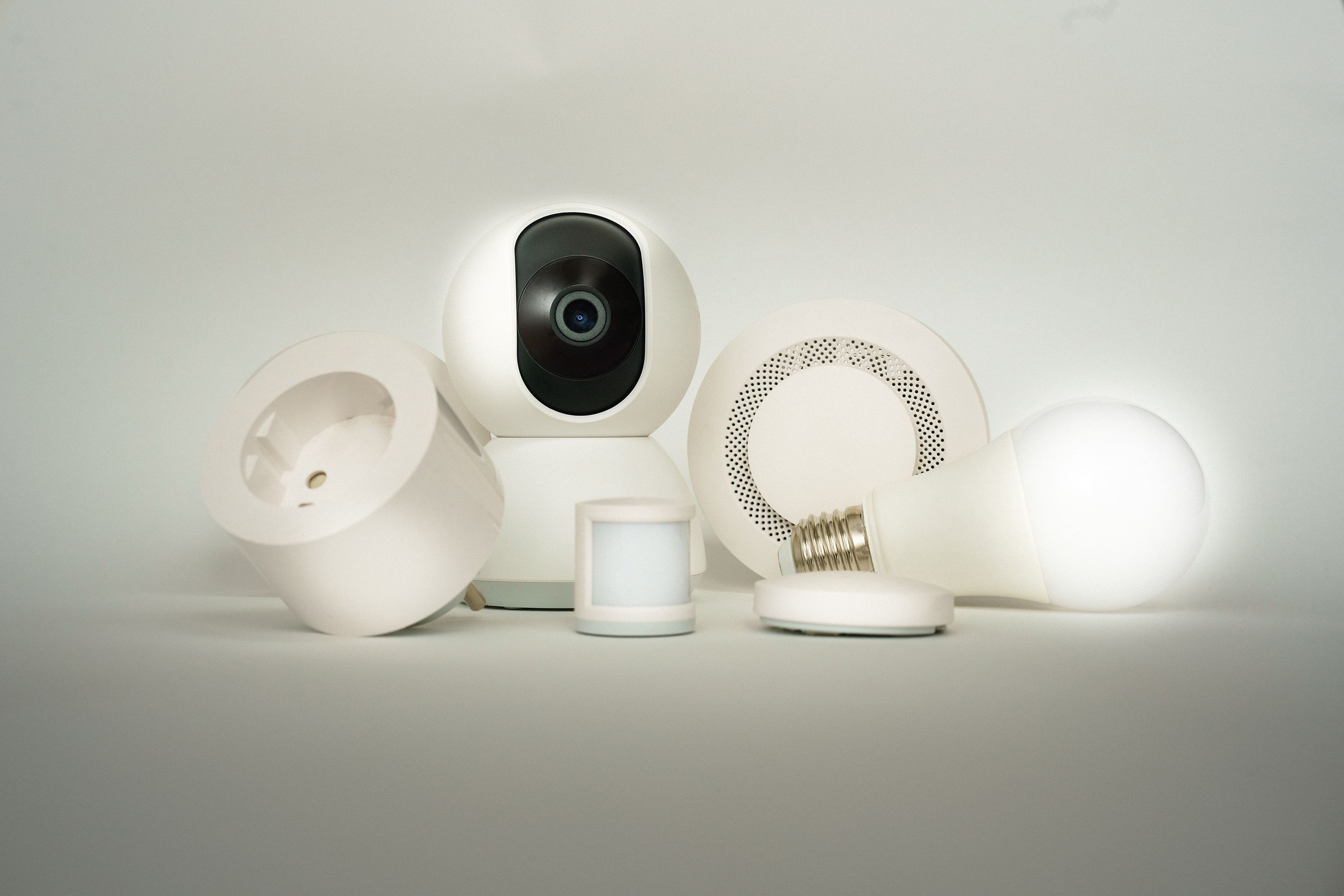 Modern home security system with professional 24/7 monitoring
